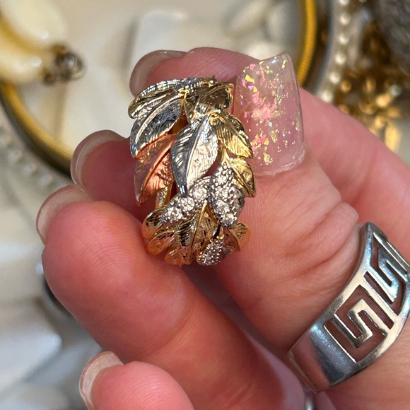 Vintage Jewelry Lot # 10 - Picture 10 of 17